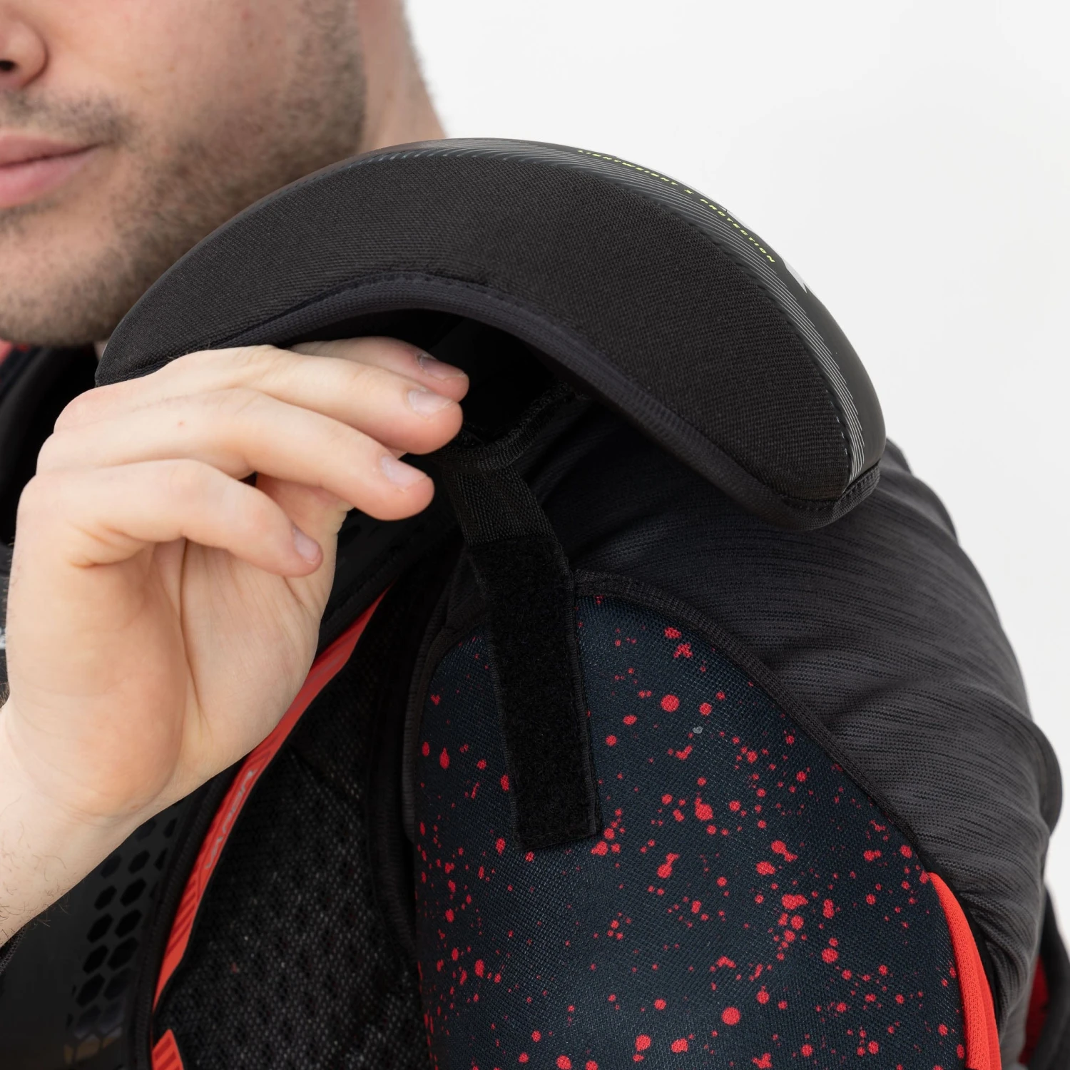 Bauer Vapor 3X Intermediate Hockey Shoulder Pads 15 Bauer Vapor 3X Intermediate Hockey Shoulder Pads - Image 13