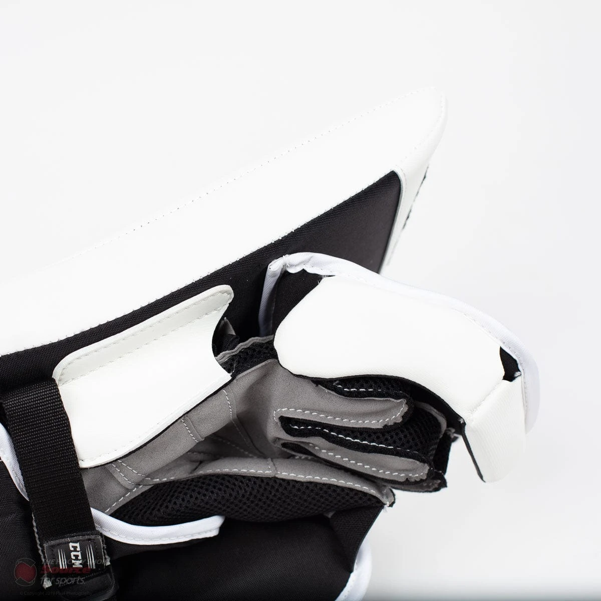 CCM Extreme Flex E4.9 Senior Goalie Blocker - Source Exclusive 7 CCM Extreme Flex E4.9 Senior Goalie Blocker - Source Exclusive - Image 5