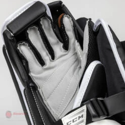 CCM Extreme Flex E5.9 Intermediate Goalie Blocker - Source Exclusive -The Hockey Shop ccm blockers ccm extreme flex e5 9 intermediate goalie blocker source exclusive 28238261551170