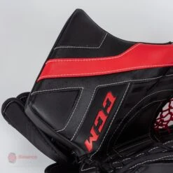 CCM Axis Senior Goalie Catcher - 600 Break Angle -The Hockey Shop ccm catchers ccm axis senior goalie catcher 600 break angle black red black regular 14364028534850