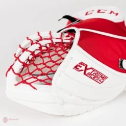CCM Extreme Flex 4 Pro Senior Goalie Catcher -The Hockey Shop ccm catchers ccm extreme flex 4 pro senior goalie catcher 5314627010626