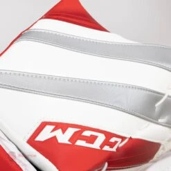 CCM Extreme Flex 5 Senior Goalie Catcher - 600 Break Angle -The Hockey Shop ccm catchers ccm extreme flex 5 senior goalie catcher 600 break angle 27972556521538