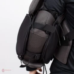 Vaughn Ventus SLR2 Pro Carbon Senior Chest & Arm Protector -The Hockey Shop vaughn chest protectors vaughn ventus slr2 pro carbon senior chest arm protector 5496596496450