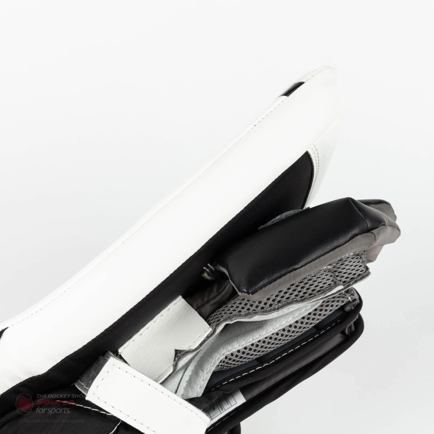 Warrior Ritual G5 Junior Goalie Blocker 8 Warrior Ritual G5 Junior Goalie Blocker - Image 6