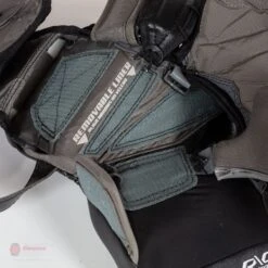 Warrior Ritual G5 Pro Senior Goalie Catcher -The Hockey Shop warrior catchers warrior ritual g5 pro senior goalie catcher 14051005333570